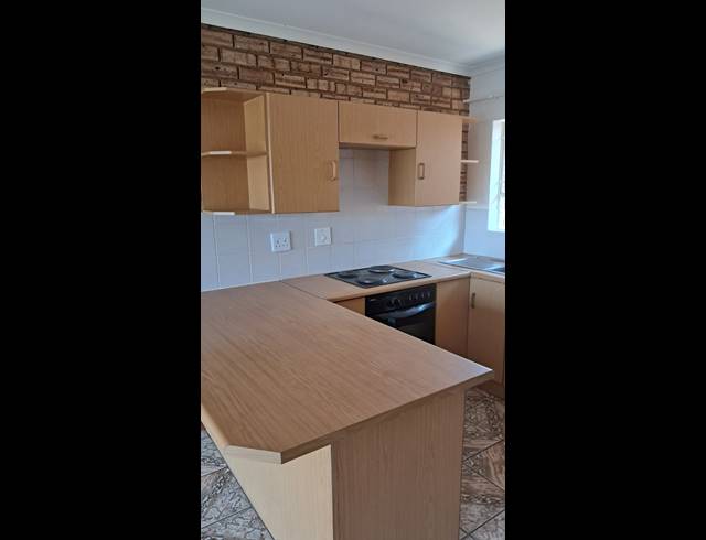 2 BEDROOM TOWNHOUSE FOR SALE IN NOORDHEUWEL